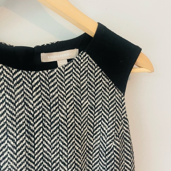 Banana Republic Tweed Sheath Dress - Picture 5 of 9